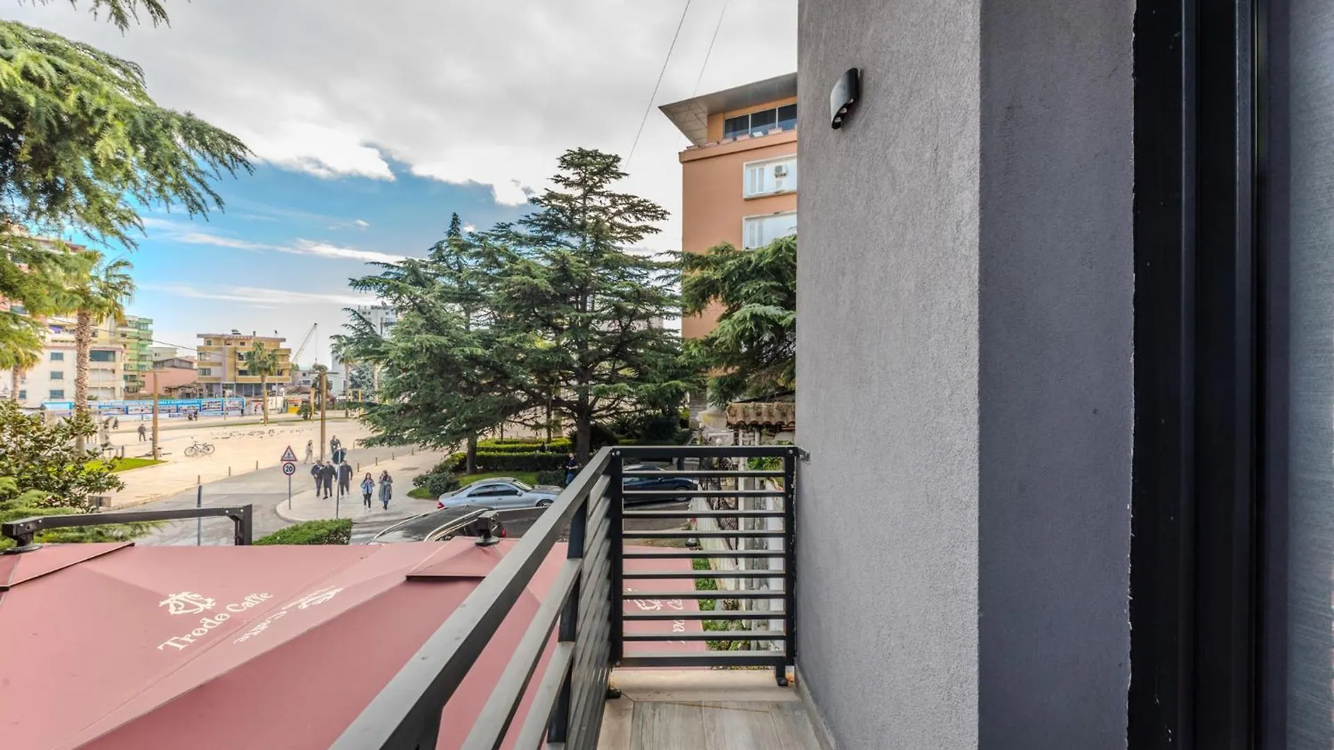 Cozy Center Apartment Durrës